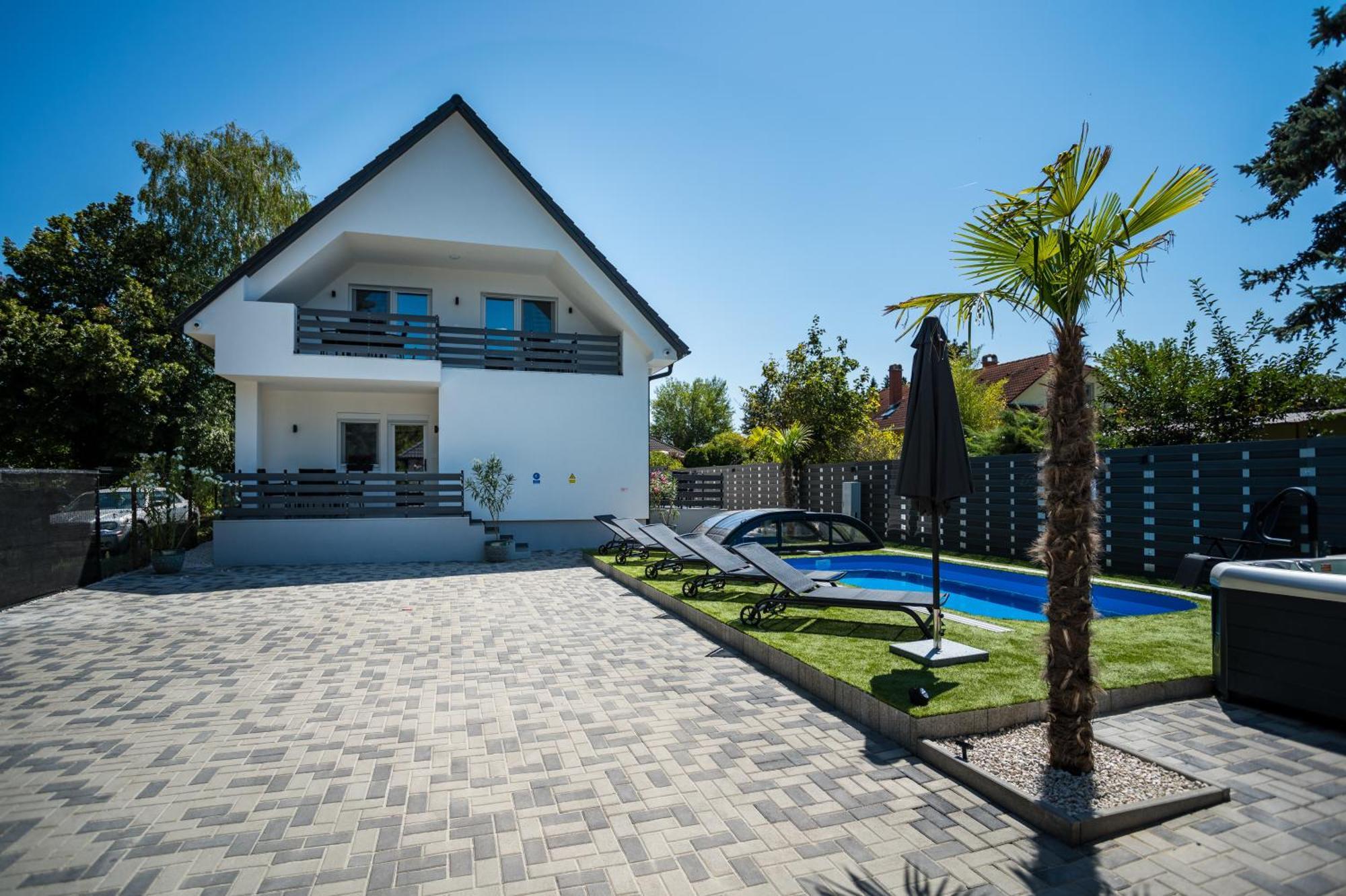 Balatonic Lime Apartmanhaz Siófok Exteriör bild
