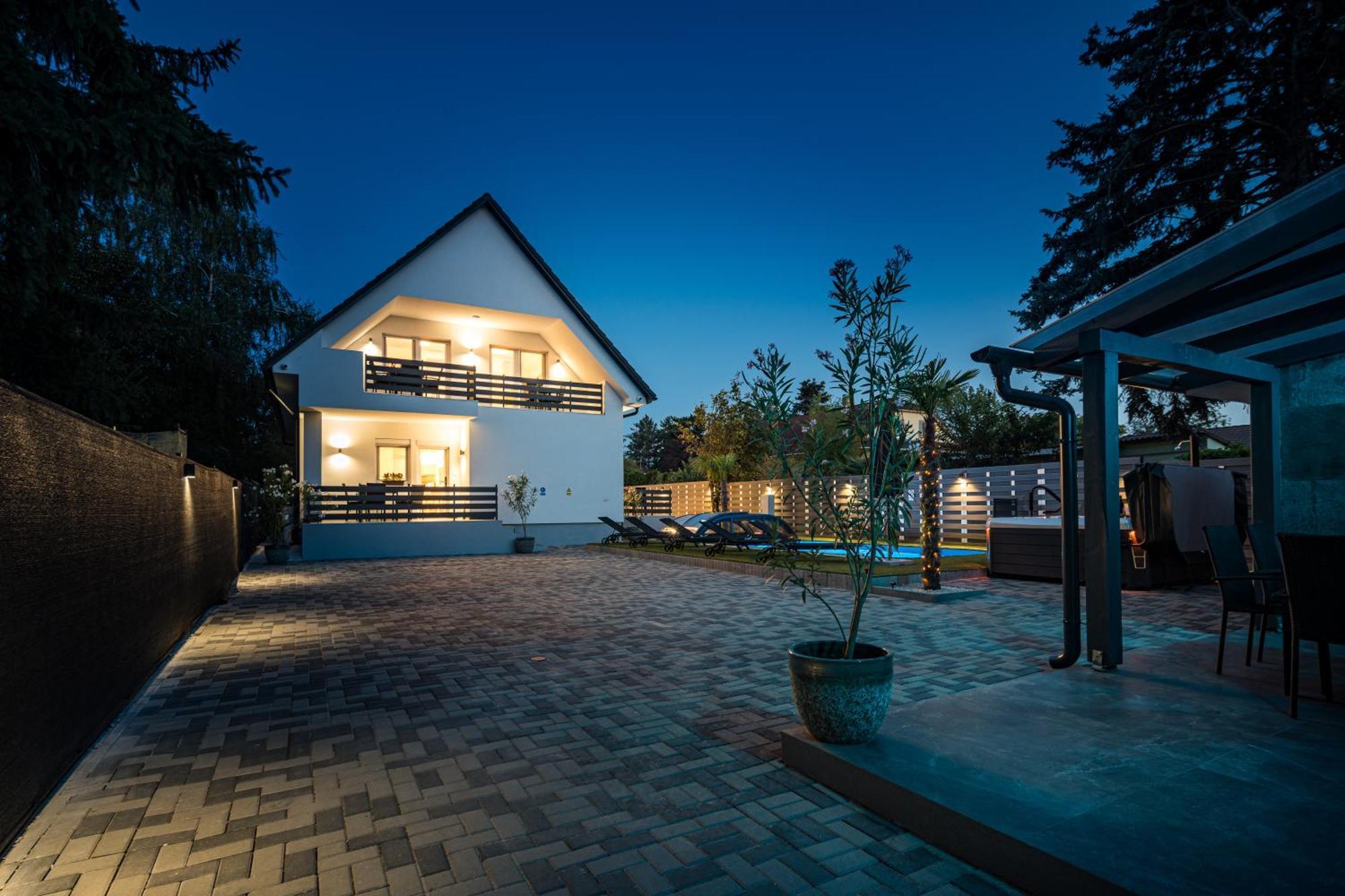Balatonic Lime Apartmanhaz Siófok Exteriör bild