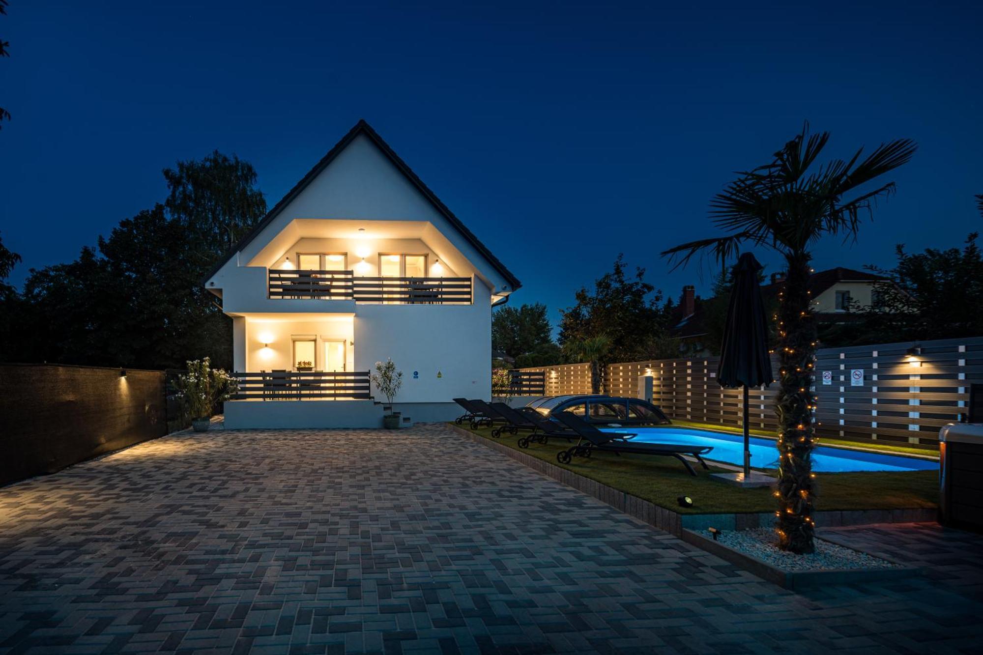 Balatonic Lime Apartmanhaz Siófok Exteriör bild